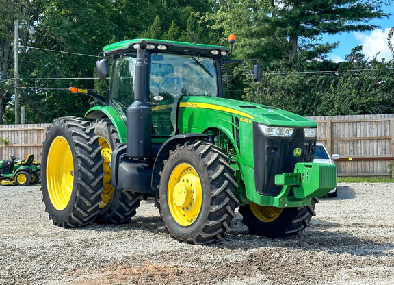 2013 John Deere 8260R Tractor