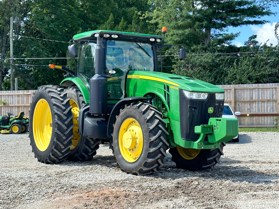 2013 John Deere 8260R Tractor