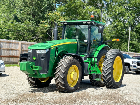 2013 John Deere 8260R Tractor