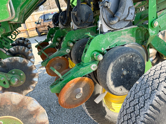 2008 John Deere 1790 Planter