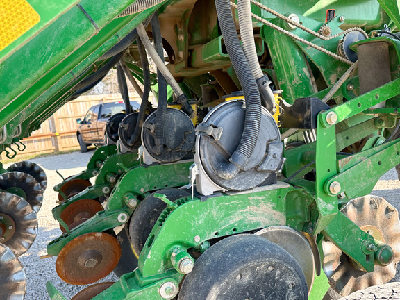 2008 John Deere 1790 Planter