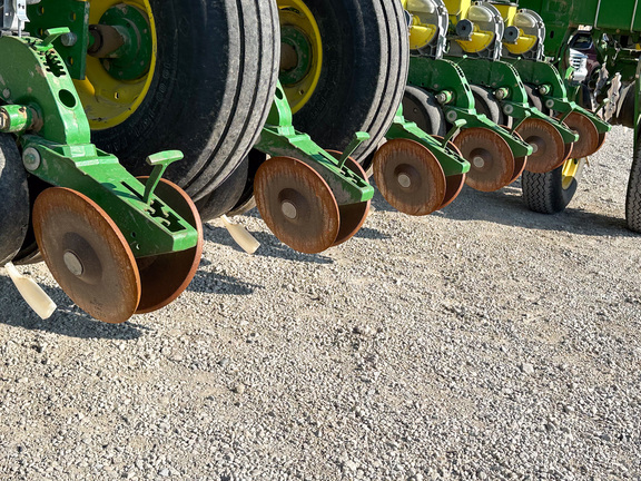 2008 John Deere 1790 Planter