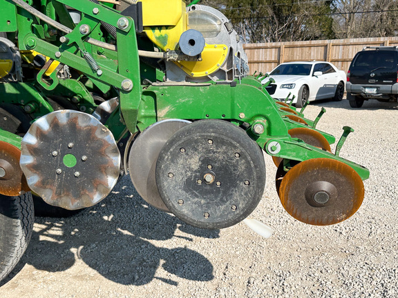 2008 John Deere 1790 Planter