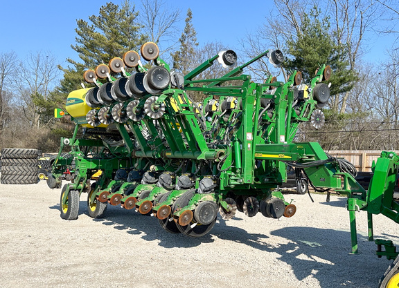 2008 John Deere 1790 Planter