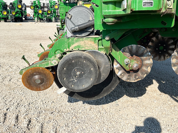 2008 John Deere 1790 Planter