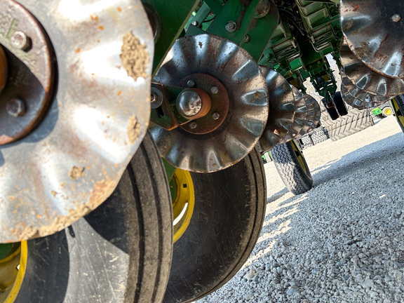 2008 John Deere 1790 Planter