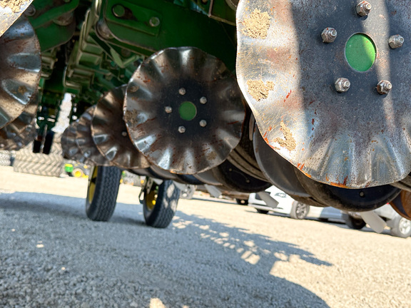 2008 John Deere 1790 Planter