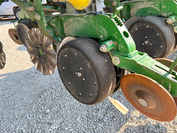 2008 John Deere 1790 Planter