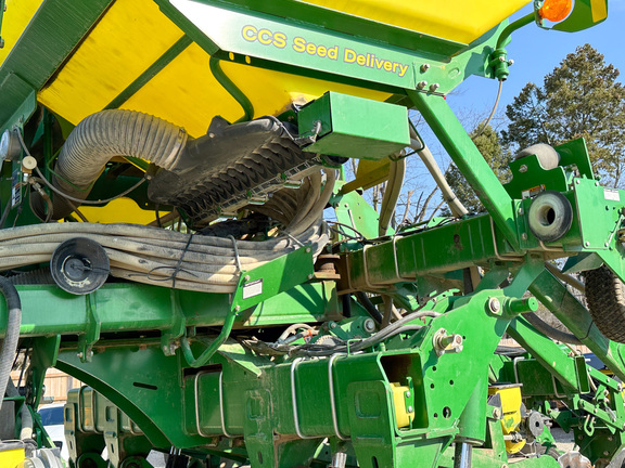 2008 John Deere 1790 Planter