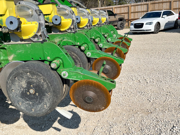 2008 John Deere 1790 Planter