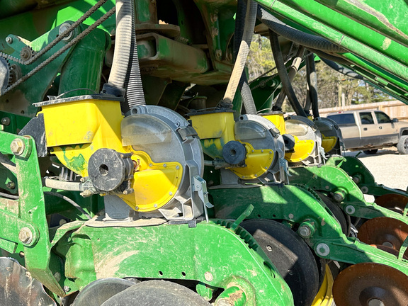 2008 John Deere 1790 Planter