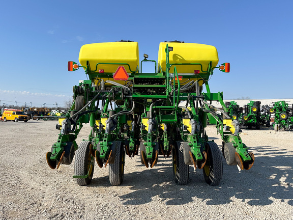 2008 John Deere 1790 Planter