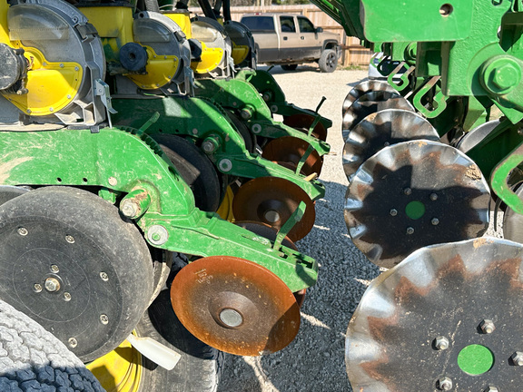 2008 John Deere 1790 Planter