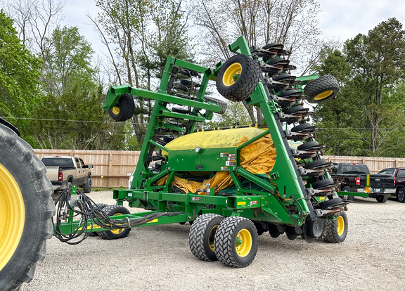 2014 John Deere 1990 Air Seeder