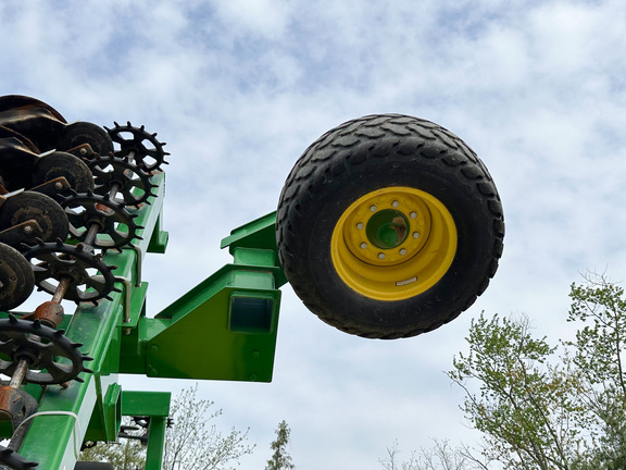 2014 John Deere 1990 Air Seeder