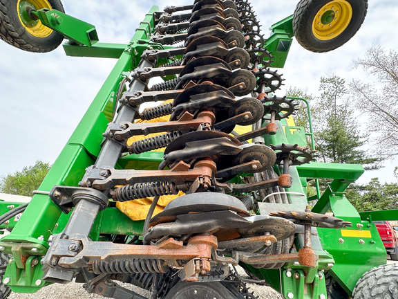 2014 John Deere 1990 Air Seeder