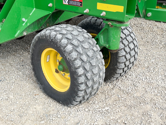 2014 John Deere 1990 Air Seeder