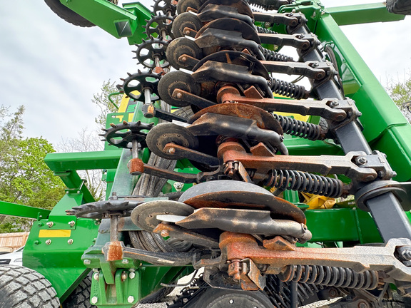 2014 John Deere 1990 Air Seeder