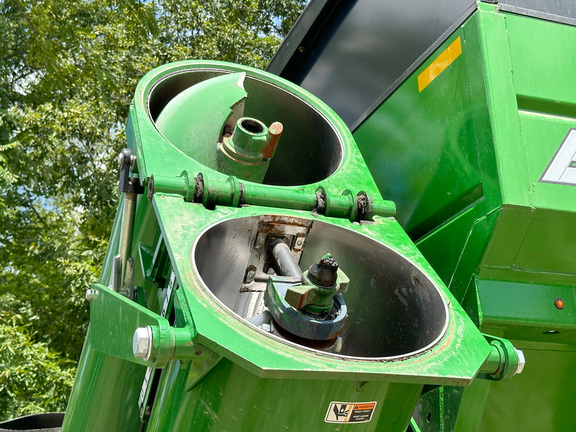 2020 Brent 1596 Grain Cart