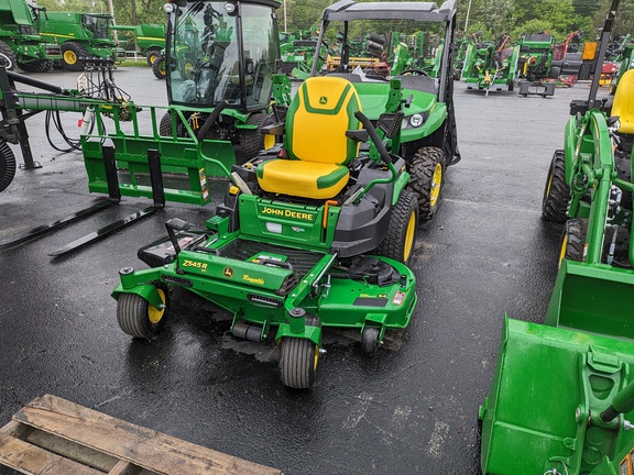 2023 John Deere Z545R Mower/Zero Turn