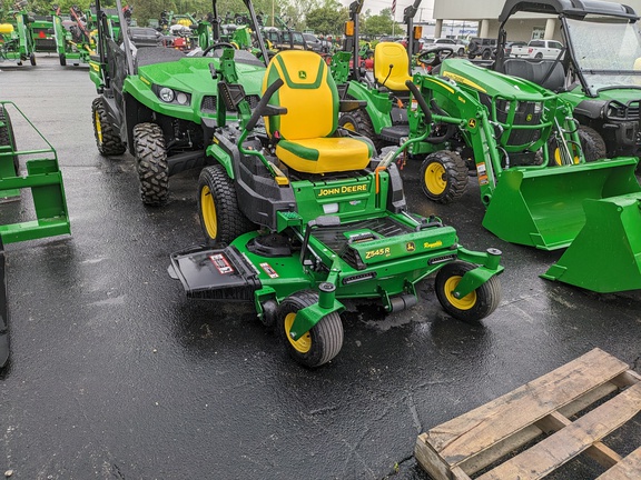 2023 John Deere Z545R Mower/Zero Turn