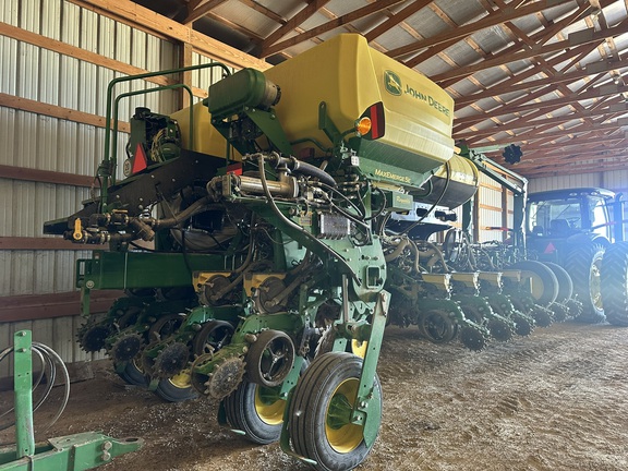 2022 John Deere 1775NT Planter