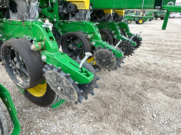 2022 John Deere 1775NT Planter