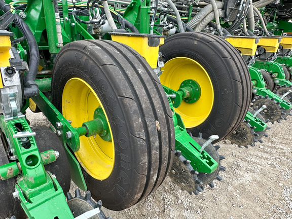 2022 John Deere 1775NT Planter