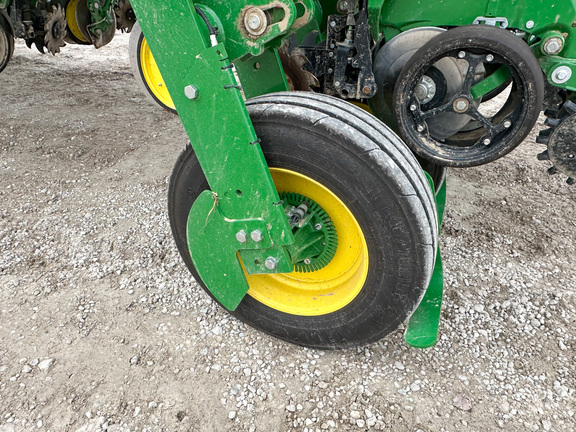 2022 John Deere 1775NT Planter