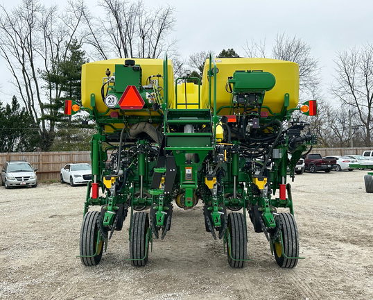 2022 John Deere 1775NT Planter