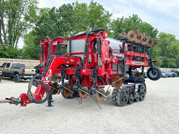 2020 Unverferth 2600 Applicator