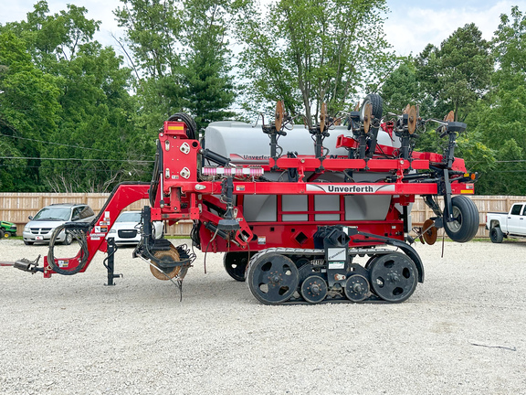 2020 Unverferth 2600 Applicator