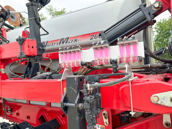 2020 Unverferth 2600 Applicator