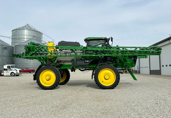 2024 John Deere 412R Sprayer/High Clearance