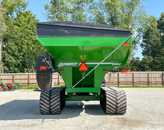 2017 Brent 1282 Grain Cart