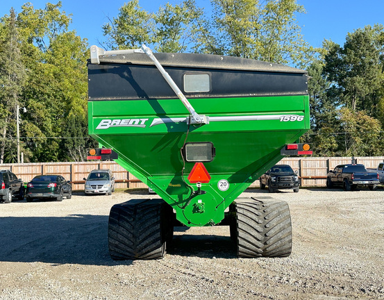 2022 Brent 1596 Grain Cart