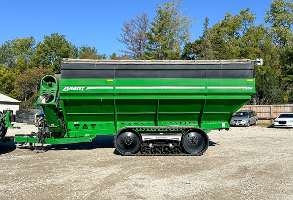 2022 Brent 1596 Grain Cart