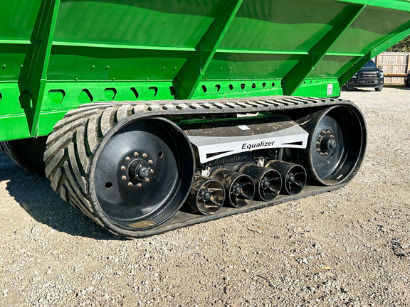 2022 Brent 1596 Grain Cart