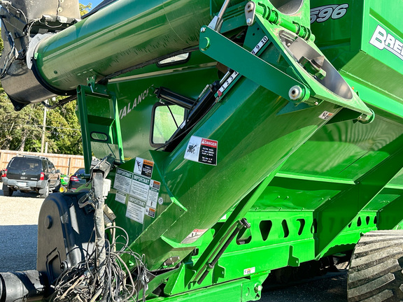 2022 Brent 1596 Grain Cart