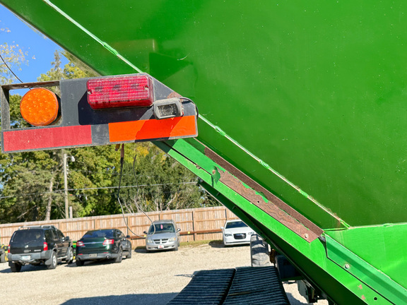 2011 Brent 1394 Grain Cart