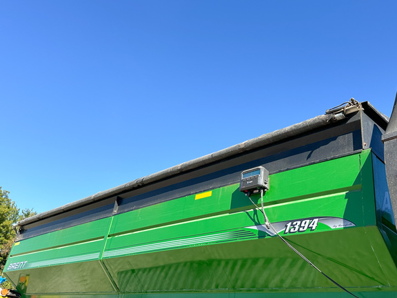 2011 Brent 1394 Grain Cart