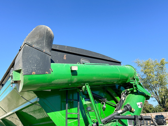 2011 Brent 1394 Grain Cart