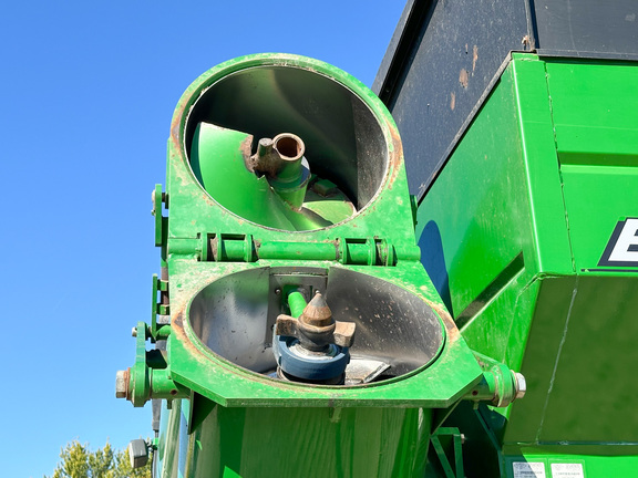 2011 Brent 1394 Grain Cart