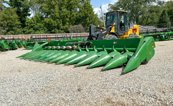 2008 John Deere 612C Header Corn Head