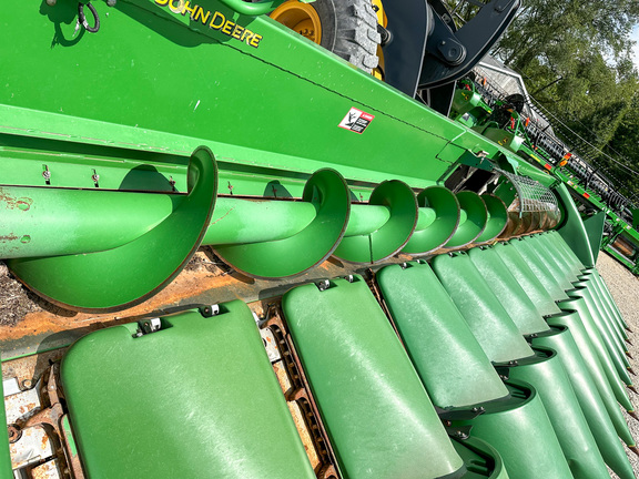 2008 John Deere 612C Header Corn Head