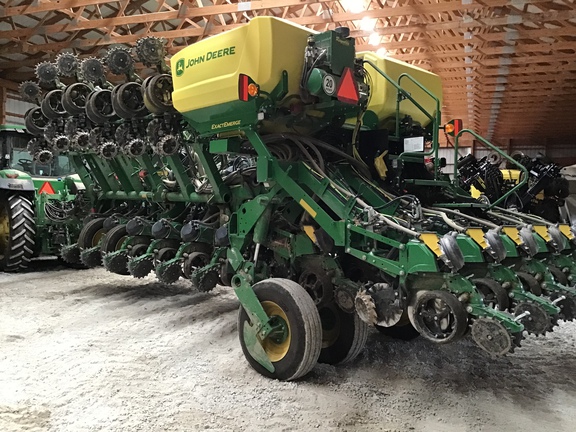 2023 John Deere 1795 Planter