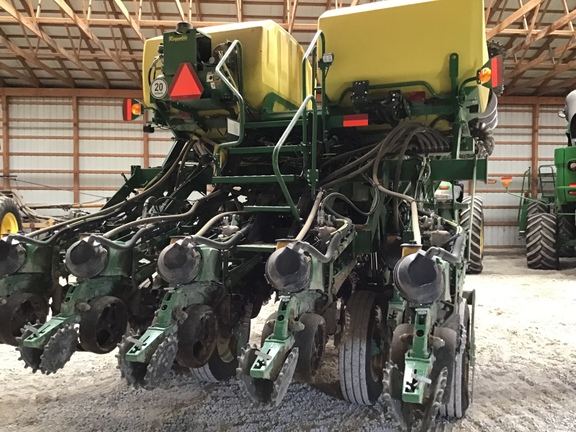 2023 John Deere 1795 Planter