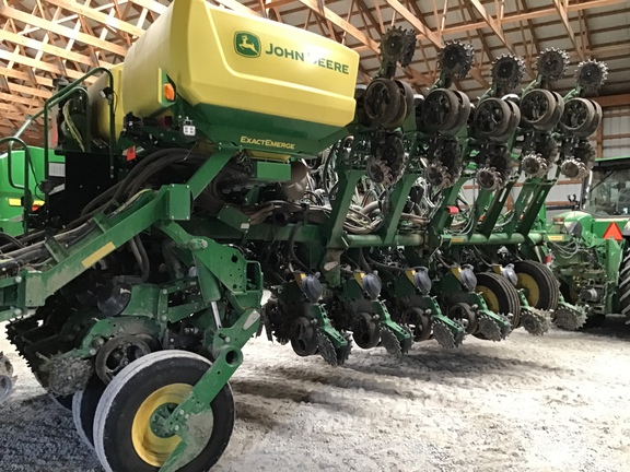 2023 John Deere 1795 Planter