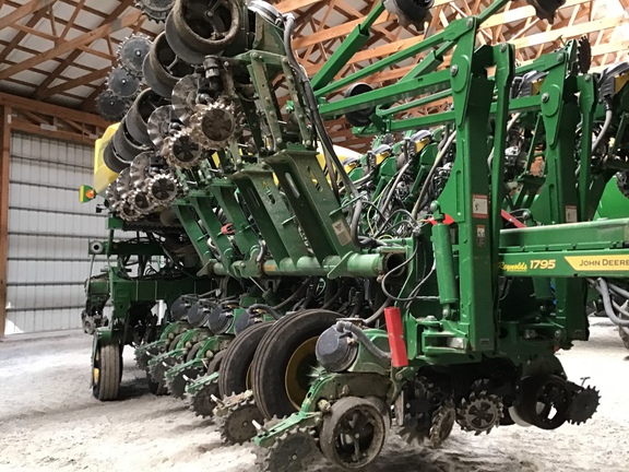 2023 John Deere 1795 Planter