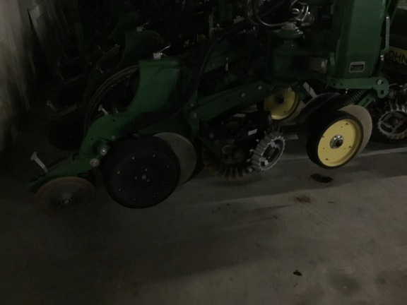 2016 John Deere 1775NT Planter